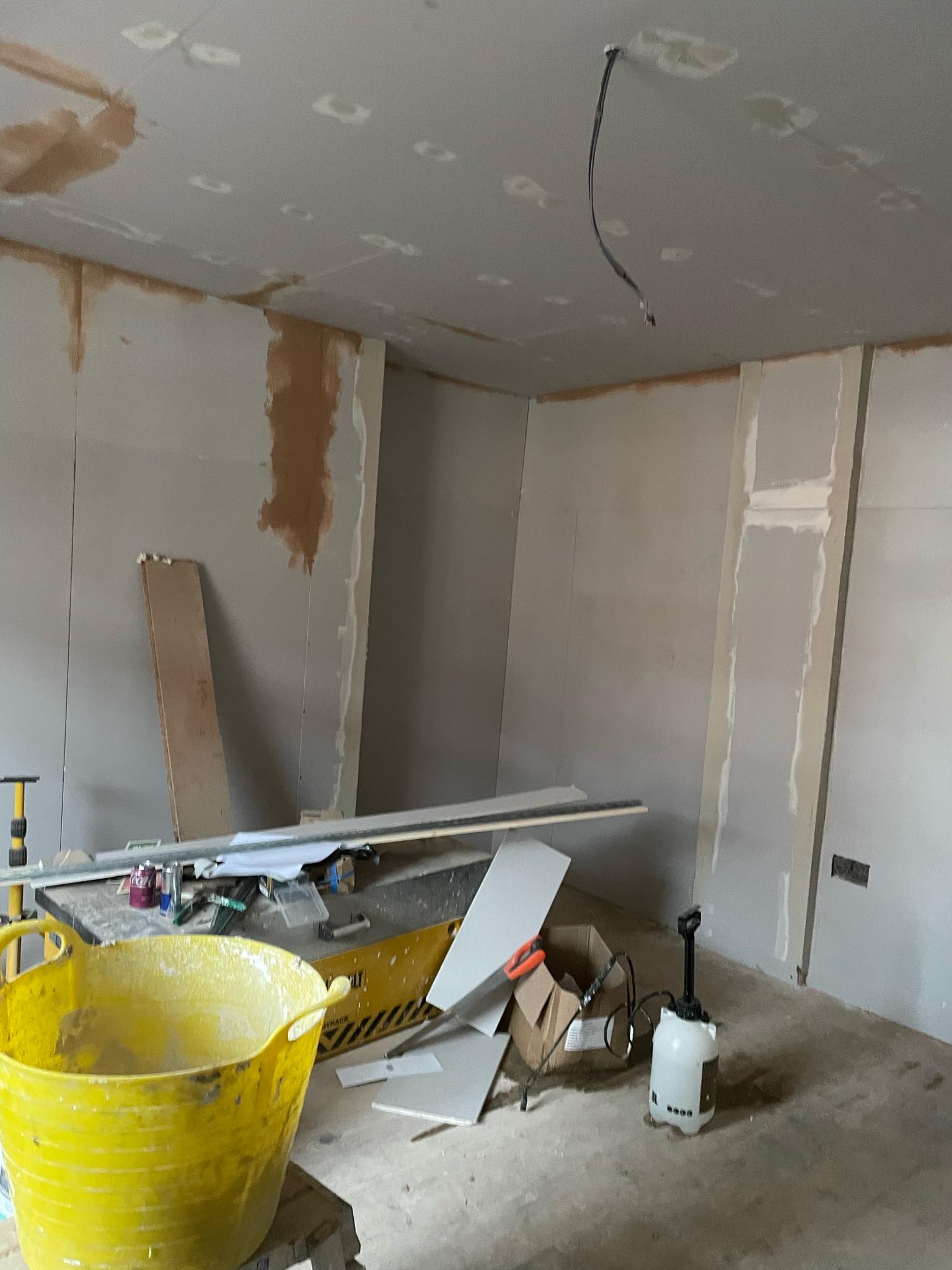 Domestic Spray Plastering